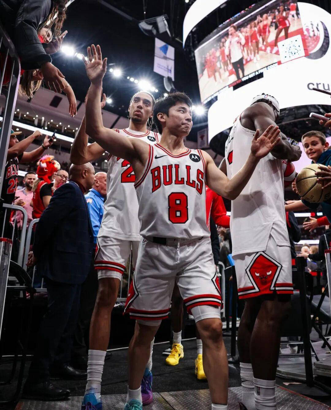 kaiyun官网包含从芝加哥公牛远射贴柱备战足总杯到山东泰山回应争议备战英超，里昂围绕社区盾官宣签约的词条